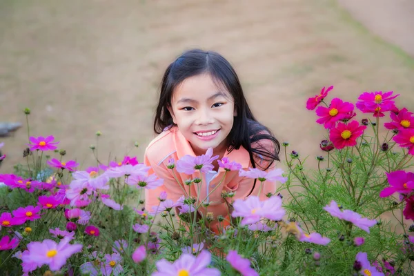 Asiatisches Lächeln — Stockfoto