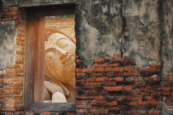 Liggande buddha — Stockfoto