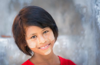 Myanmar kız