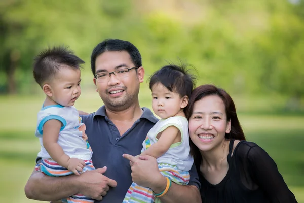 亚洲家庭 — 图库照片