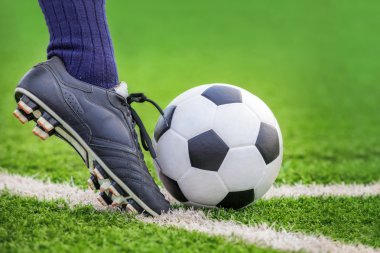 Kalede futbol topu