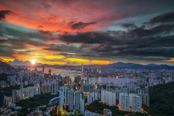 Paisaje del aire caliente Globo sobre el cielo de Hong kong — Foto de Stock