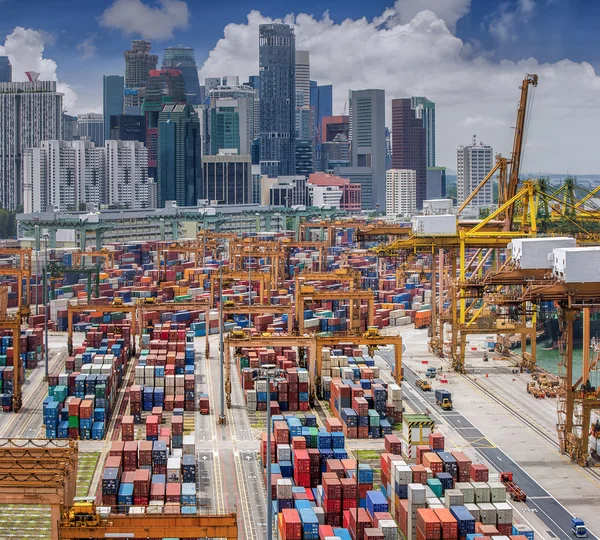 Vista panorâmica vertical sobre o porto de Singapura — Fotografia de Stock