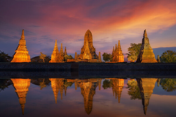 Old Temple wat Chaiwatthanaram