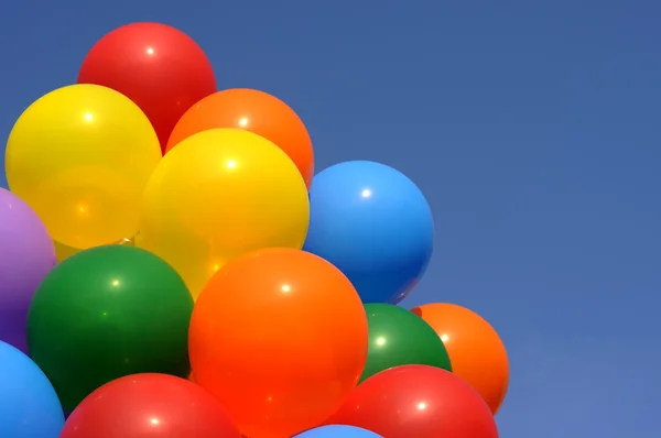 Globos multicolores en el festival de la ciudad — Foto de Stock