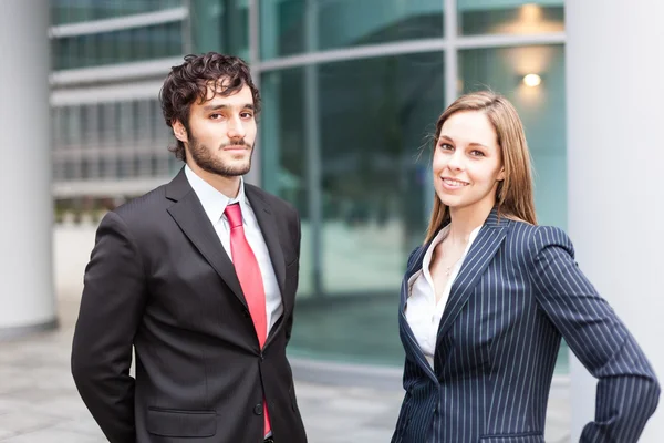 Geschäftspartner im Freien — Stockfoto