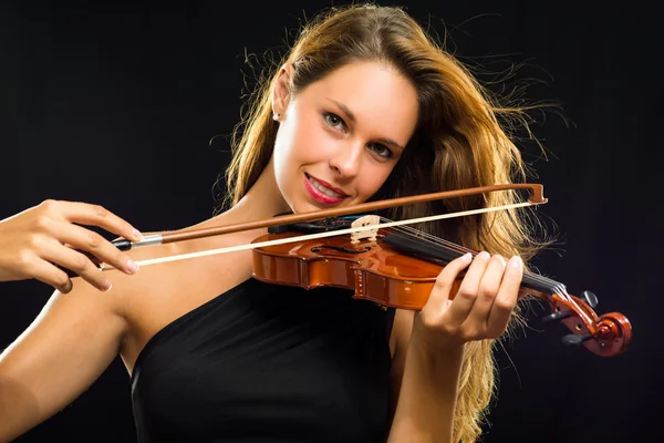 Kvinnan i hennes violin — Stockfoto