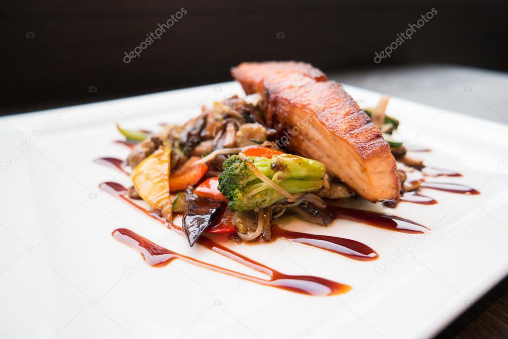 salmon with vegetables and caramel