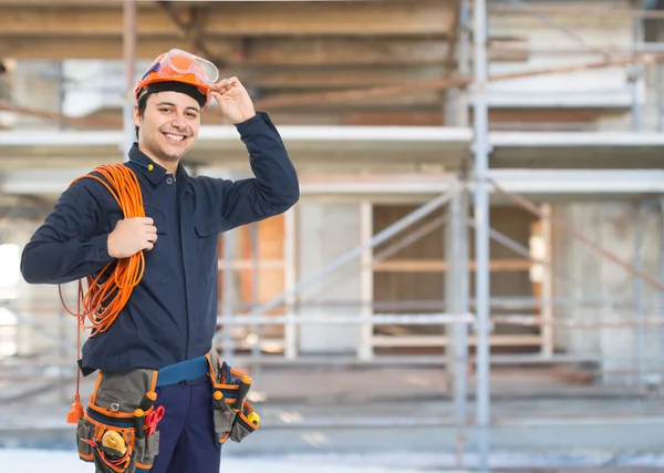 Travailleur sur un chantier de construction — Photo