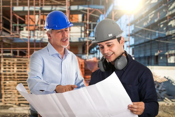 Arbeiter auf einer Baustelle — Stockfoto