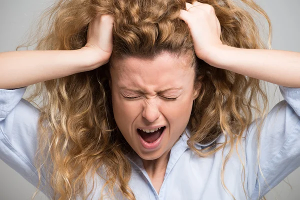 Mulher irritada e estressada — Fotografia de Stock