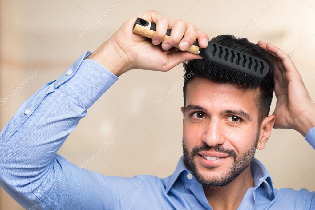 Comb 2024 his hair