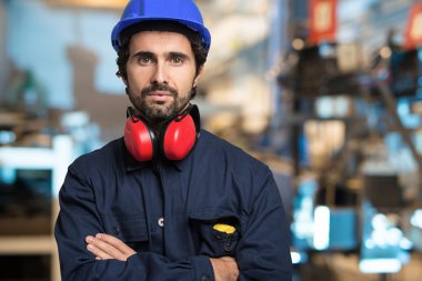 yakışıklı makine mühendisi