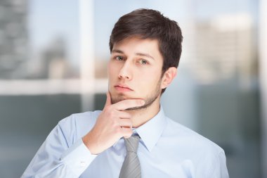 Kendini konsantre olmaya çalışıyoruz işadamı