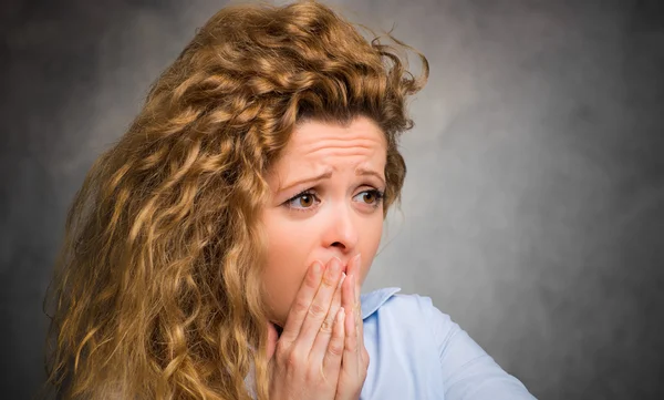 Scared young woman — Stock Photo, Image