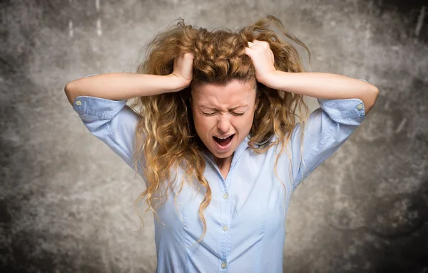 Mulher irritada e estressada — Fotografia de Stock