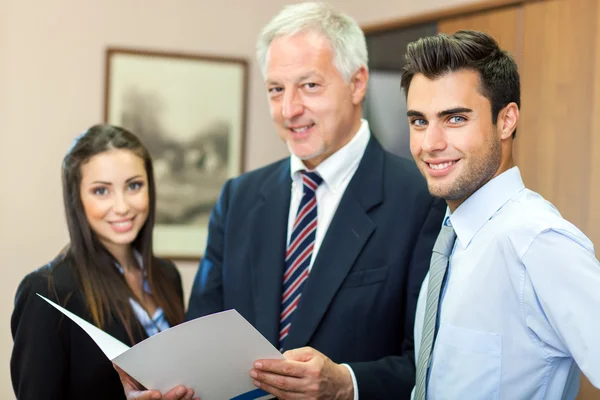 Gente de negocios en el cargo — Foto de Stock