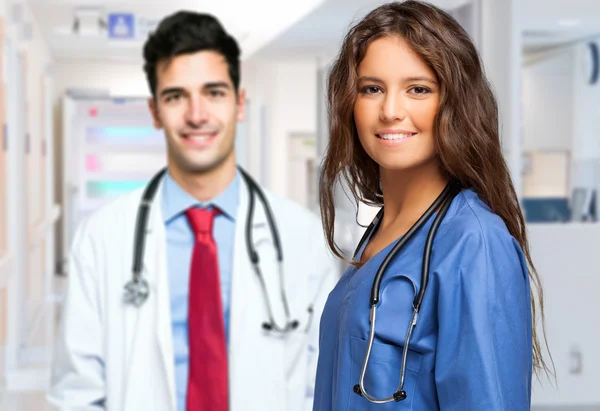 Dois médicos no hospital. — Fotografia de Stock