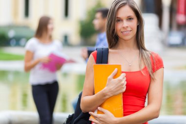 Öğrenciler grup açık havada 