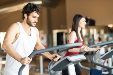 Spor salonunda emekçilerin