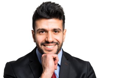 gülümseyen yakışıklı işadamı