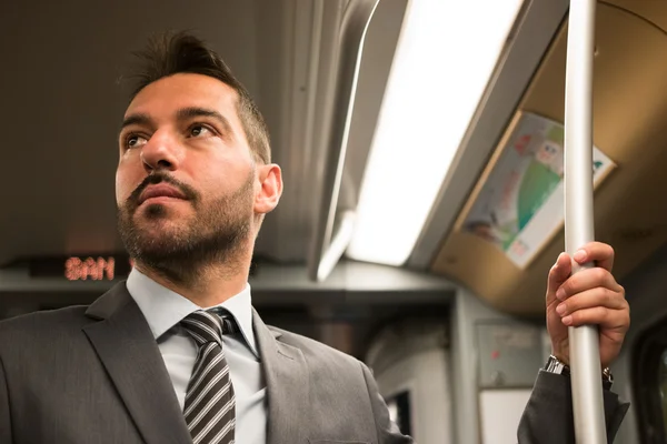 Człowiek podróży w pociągu metra — Zdjęcie stockowe