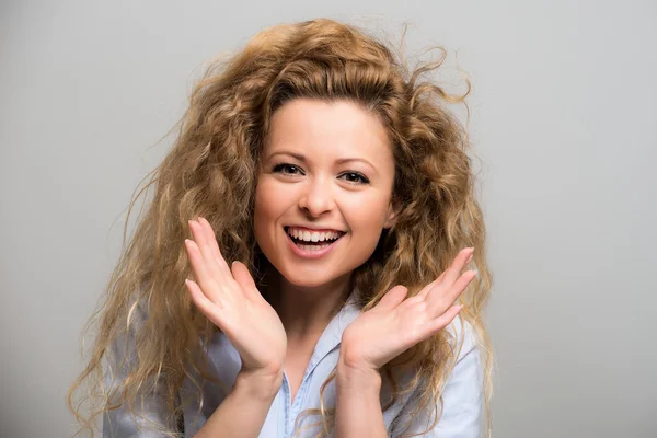 Mujer feliz sorprendida —  Fotos de Stock