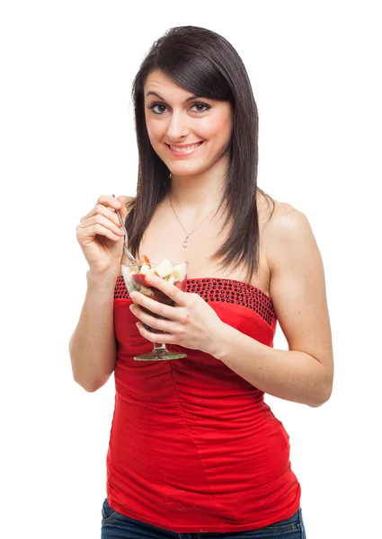 Frau isst Fruchtcocktail — Stockfoto