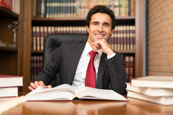 Zakenman aan het werk in office — Stockfoto