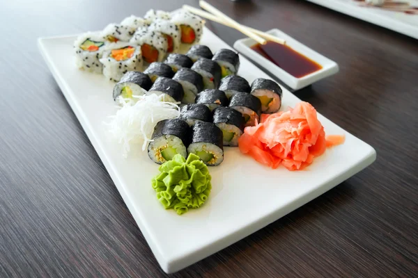 Χορτοφάγους σούσι στο εστιατόριο — Φωτογραφία Αρχείου