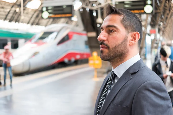 Commuter in a train station — Stock Photo, Image