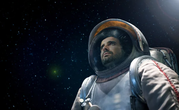 Astronauta che guarda lo spazio infinito — Foto Stock