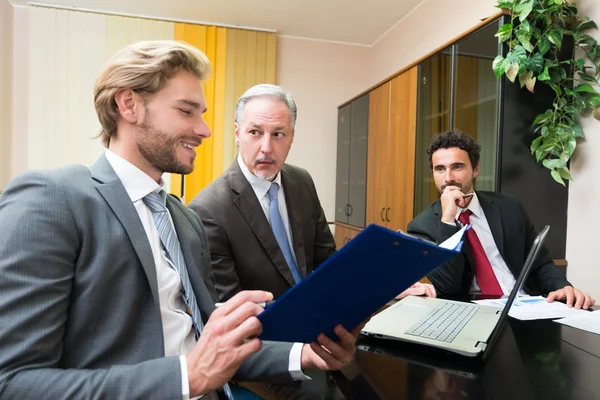 Företagsfolk i arbete — Stockfoto