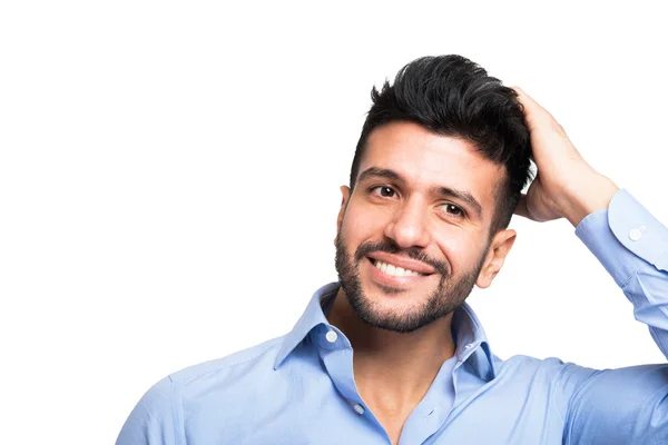 Hombre tocándose el pelo — Foto de Stock