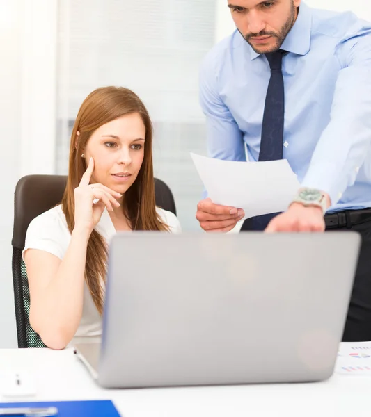 Empresários no trabalho — Fotografia de Stock