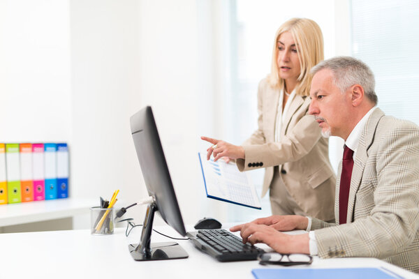 Бизнес-люди на работе