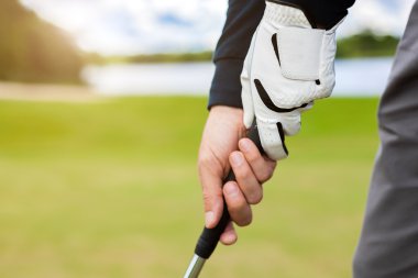 bir golf topu çekim golfçü