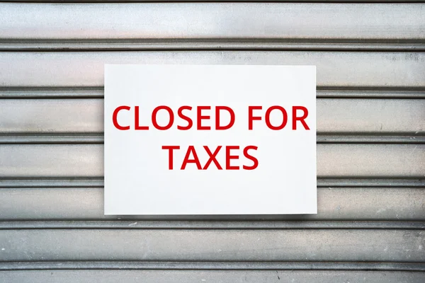 Closed for taxes sign — Stock Photo, Image