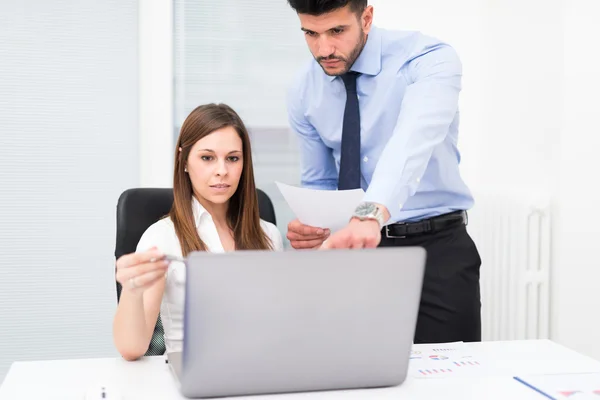 Imprenditori che lavorano — Foto Stock