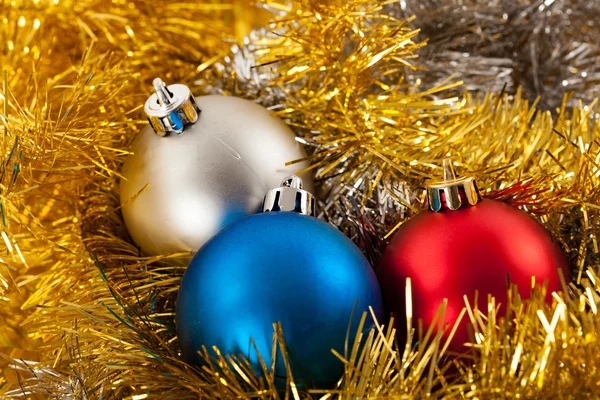 Kleurrijke kerstballen — Stockfoto