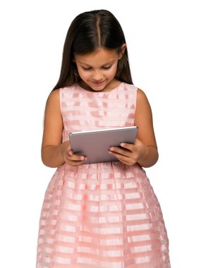 Dijital tablet kullanan kız 