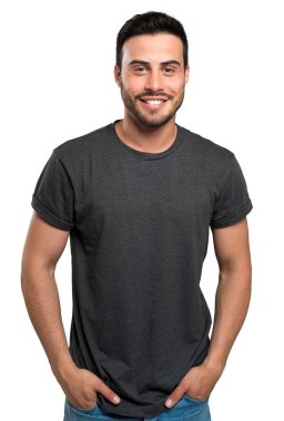 genç gülümseyen adam 