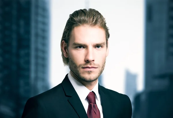 Retrato de hombre de negocios guapo —  Fotos de Stock