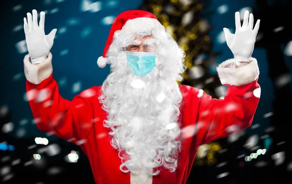 Weihnachtsmann Porträt Glitzernden Winter Hintergrund Mit Maske Wegen Coronavirus Pandemie — Stockfoto