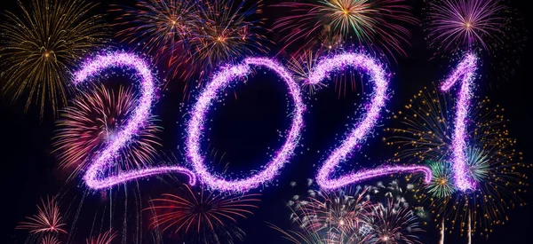 2021 Πρωτοχρονιάτικα Πυροτεχνήματα Φόντο Καλές Διακοπές Και Την Έννοια Του — Φωτογραφία Αρχείου