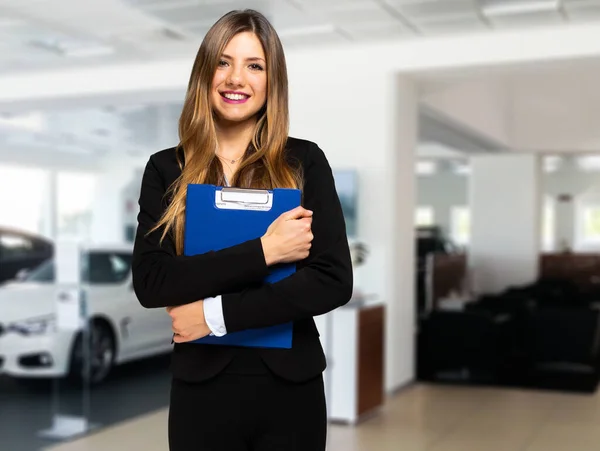 Saleswoman Folder Auto Show Background — Stock Photo, Image