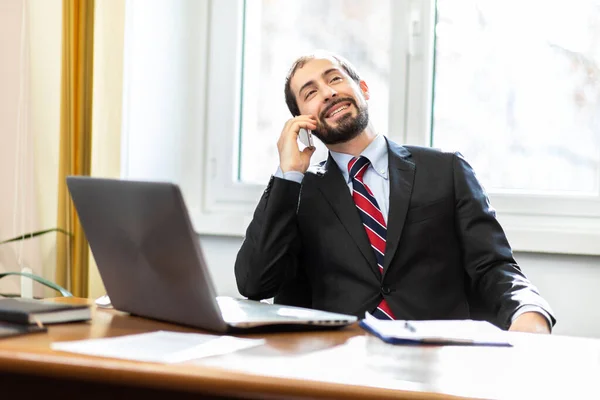 Uomo Affari Che Parla Telefono — Foto Stock