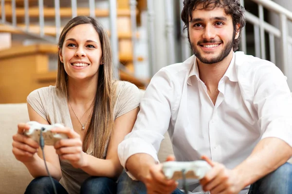 Young Couple Playing Video Games — Stock Photo, Image