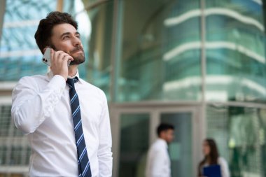 işadamı cep telefonunuzun konuşma