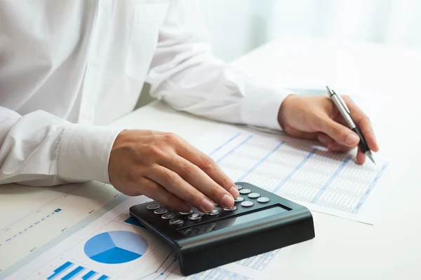 Geschäftsmann bei der Arbeit — Stockfoto